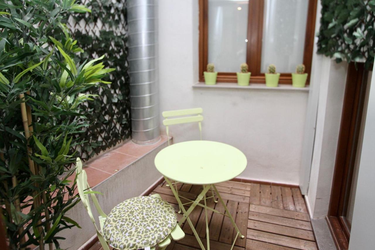 Apartamentos Inside Centro กรานาดา ภายนอก รูปภาพ